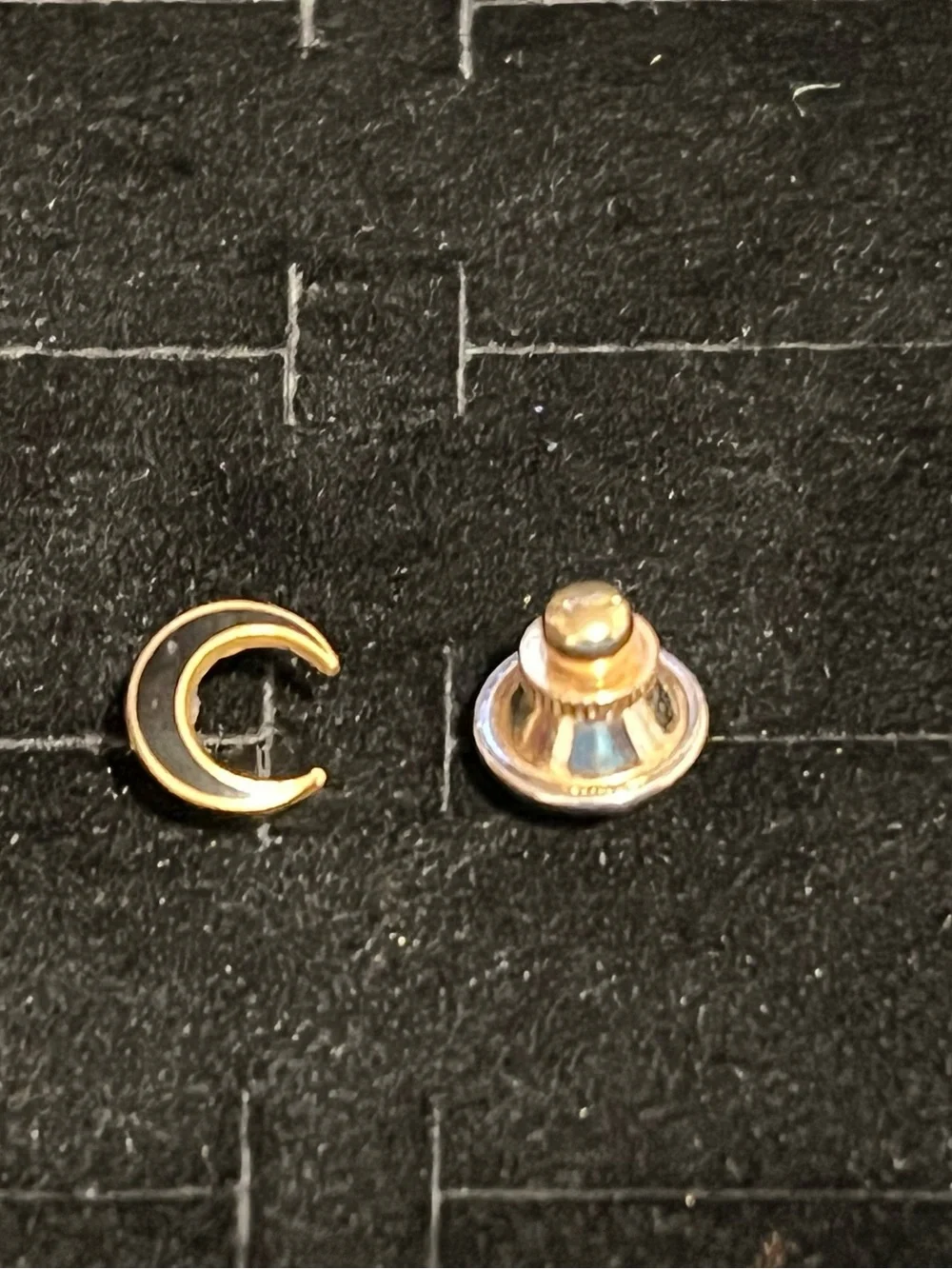 N/A elegant gold